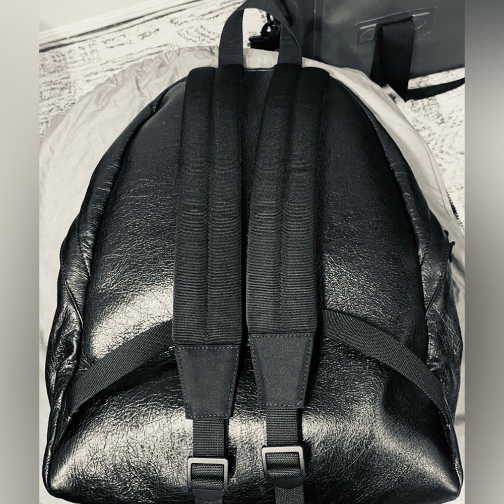 Balenciaga black leather backpack - Picture 2 of 6